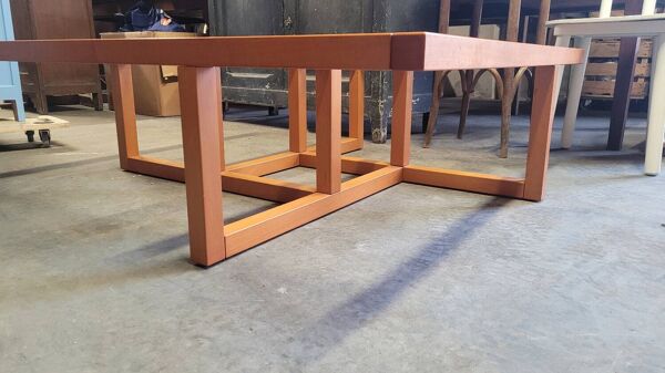 Table basse carrée moderniste en bois et verre
