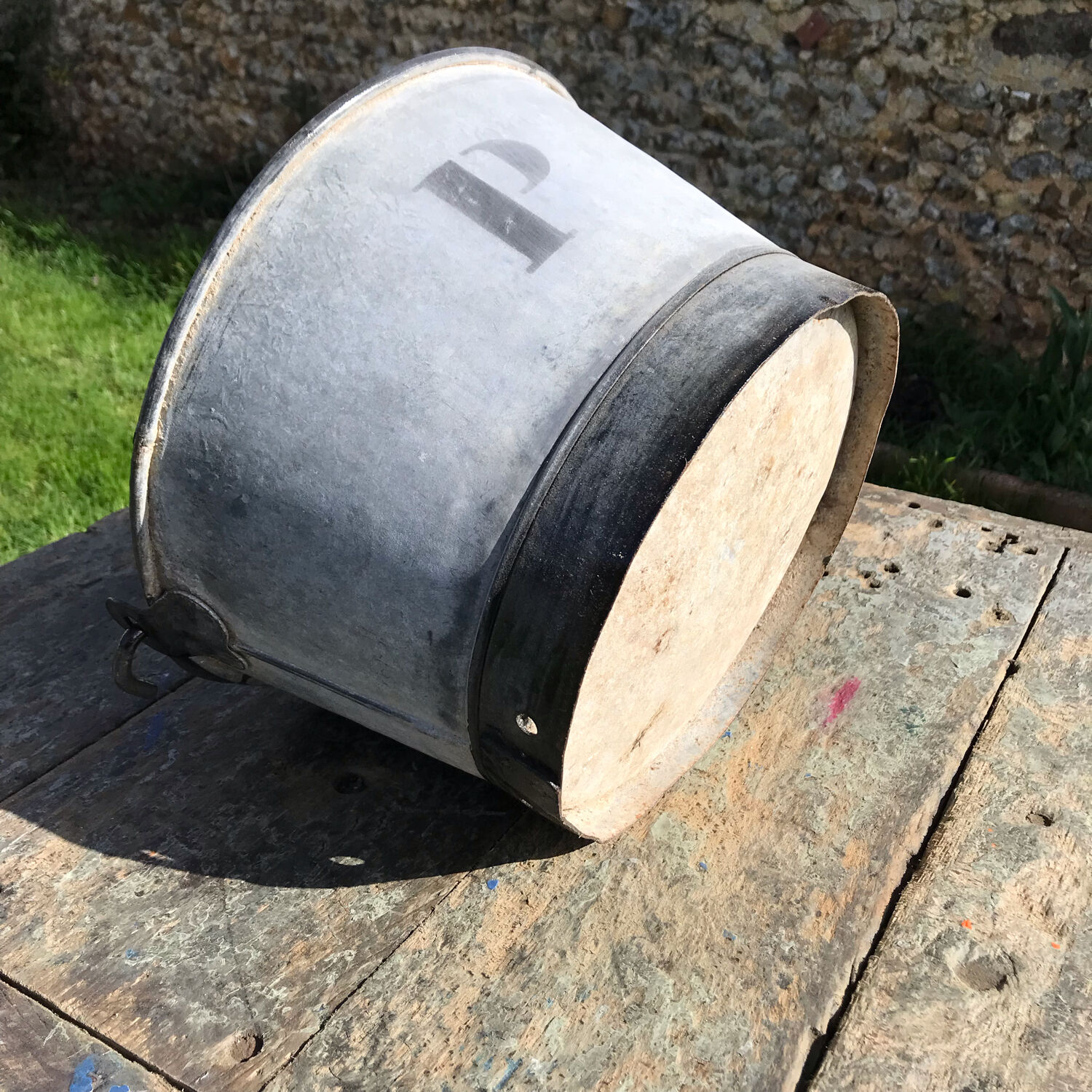 Galvanized well bucket