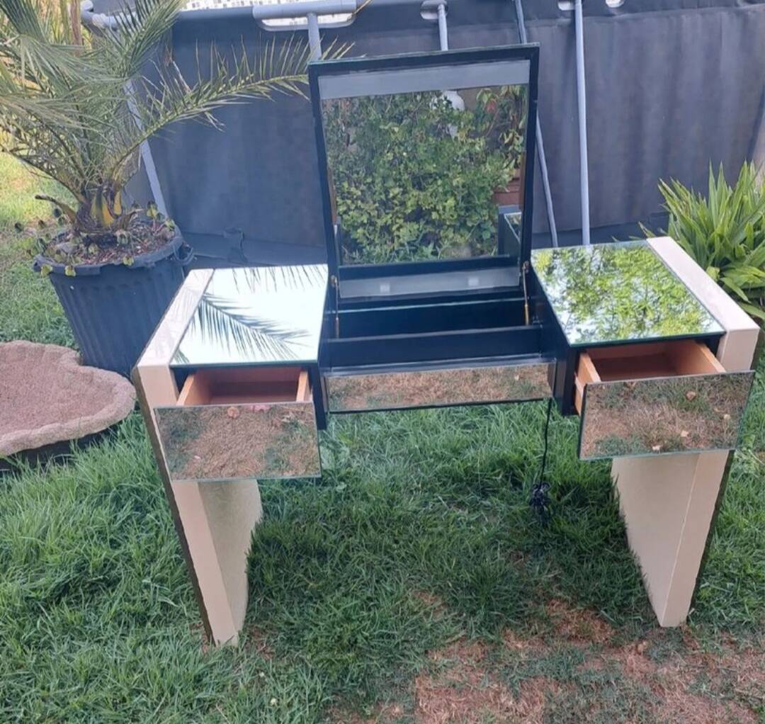 Vintage coifuse. Year 1970. Jean Claude Mahey.