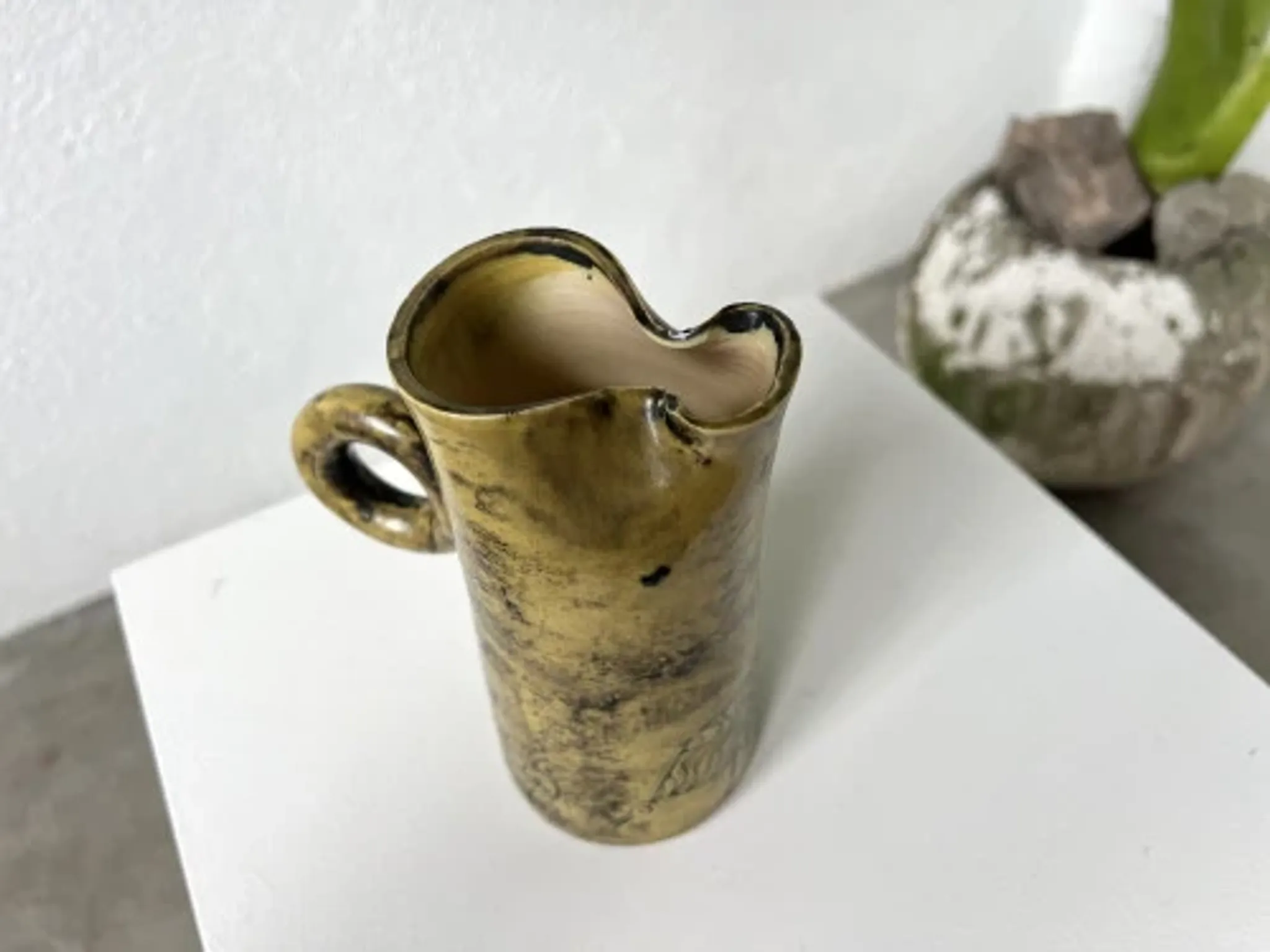 Jacques Blin: Yellow glazed ceramic jug