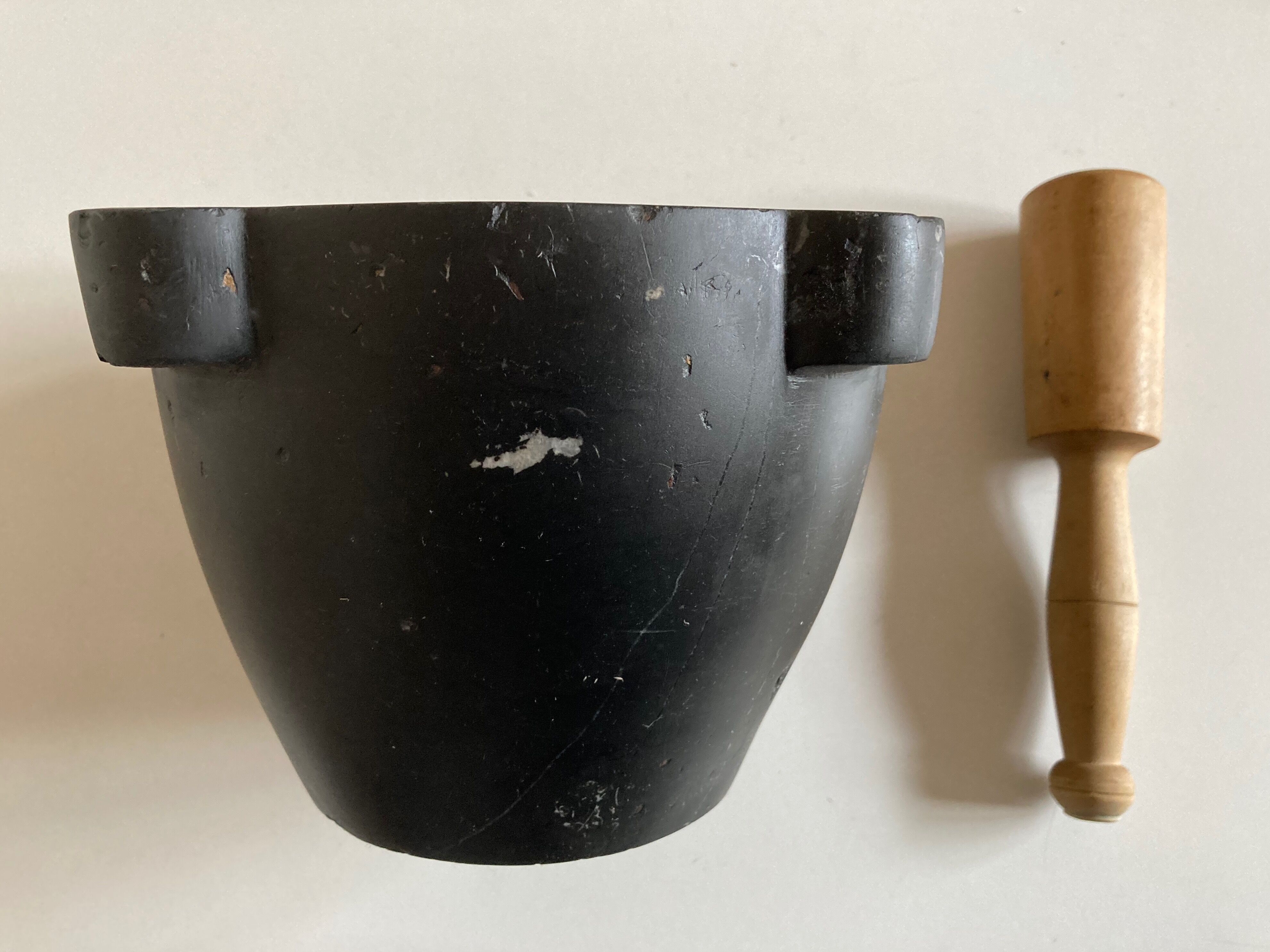 Marble mortar and 19th boxwood pestle
