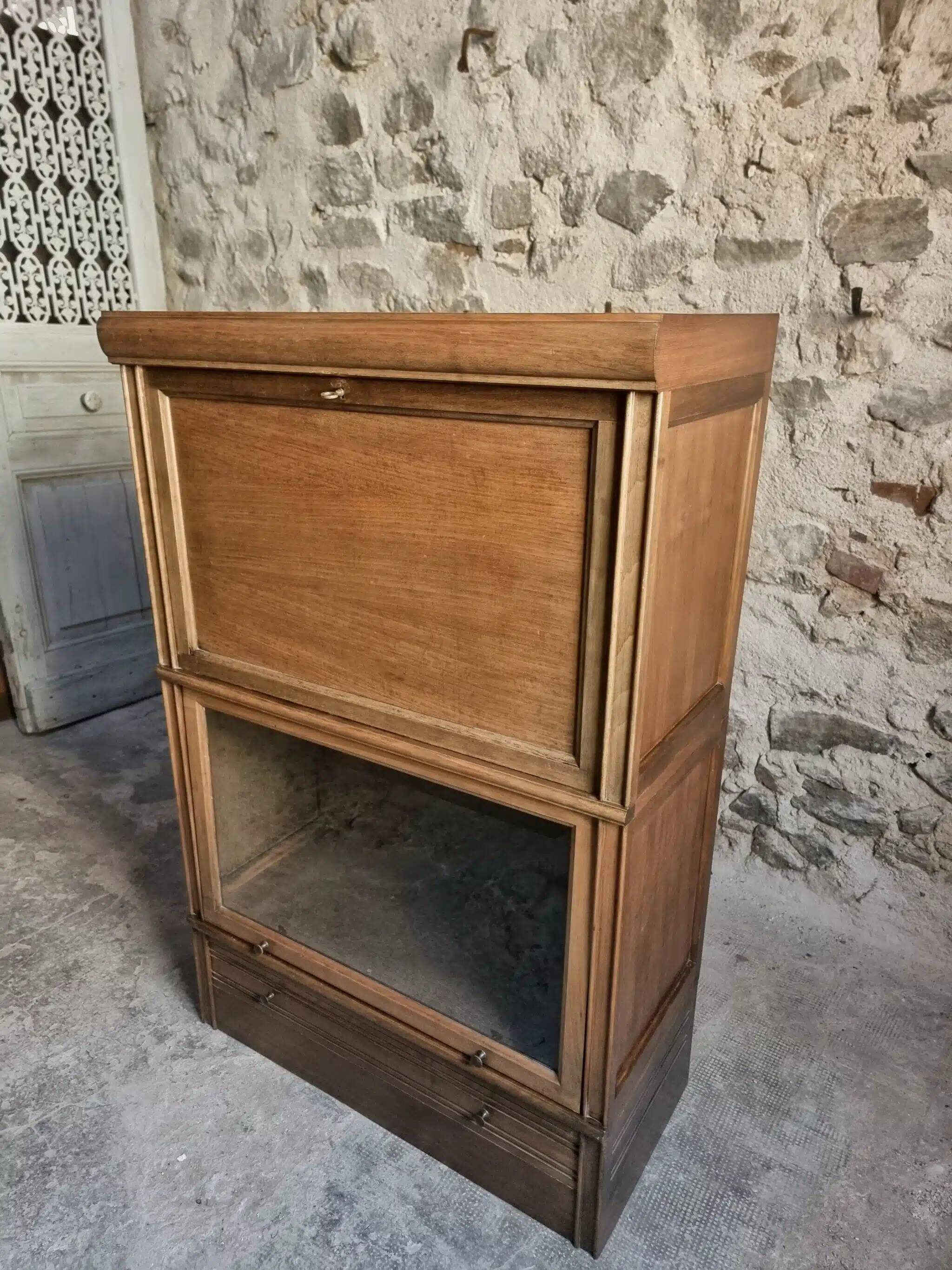 Vintage Globe Wernicke drinks buffet, modular mahogany bar cabinet, 1960s display case.
