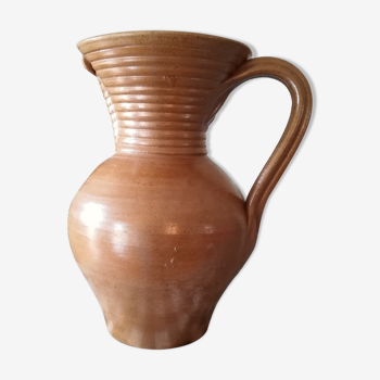 Sandstone pitcher