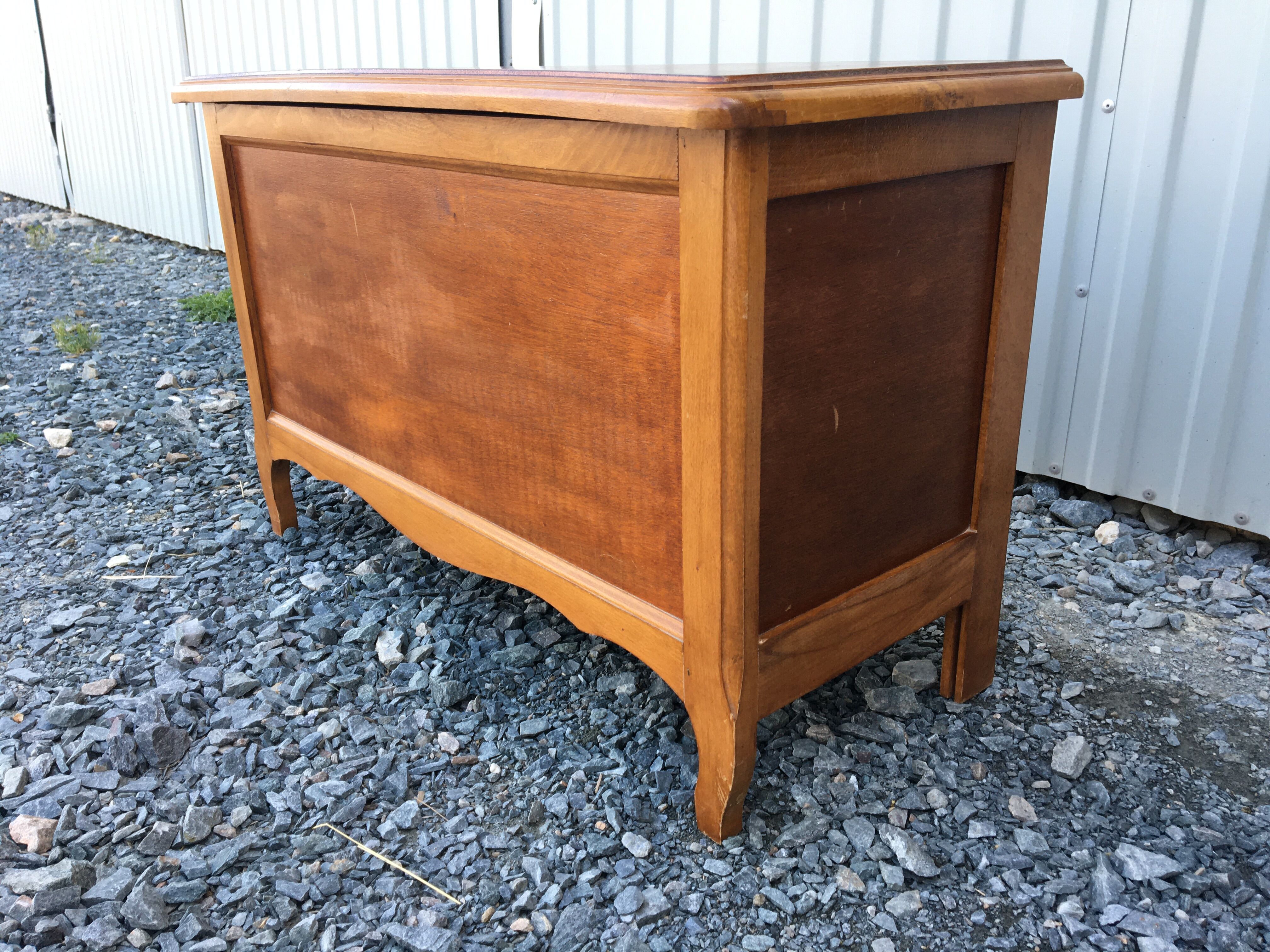 Coffre en bois