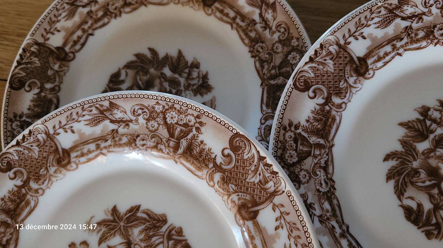 6 assiettes à dessert en opaline