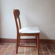 Set of 5 Scandinavian teak chairs from the 1960s, with curved backrest.
