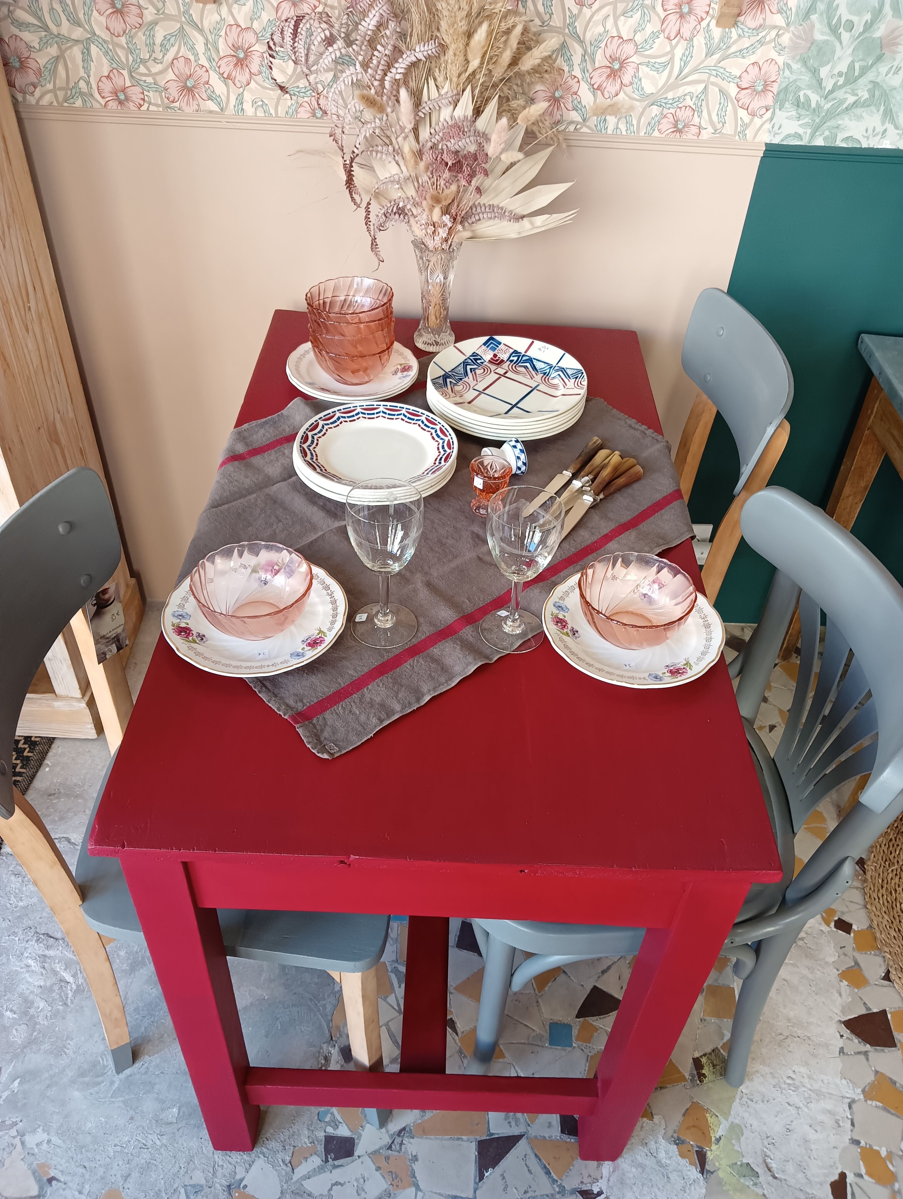 Farm table