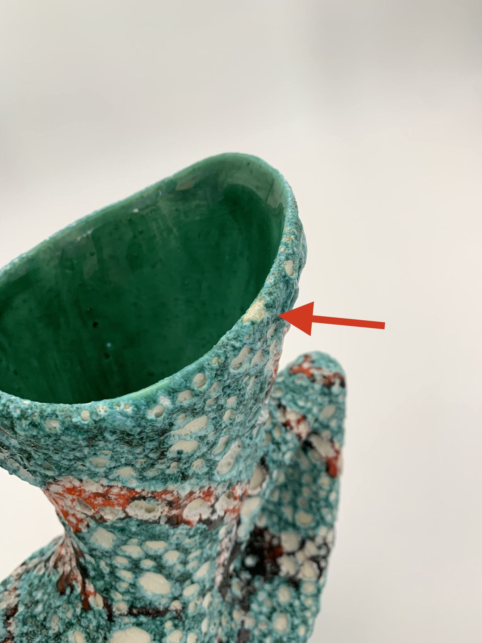 Vase vintage en céramique de vallauris, émail « fat lava » années 1960