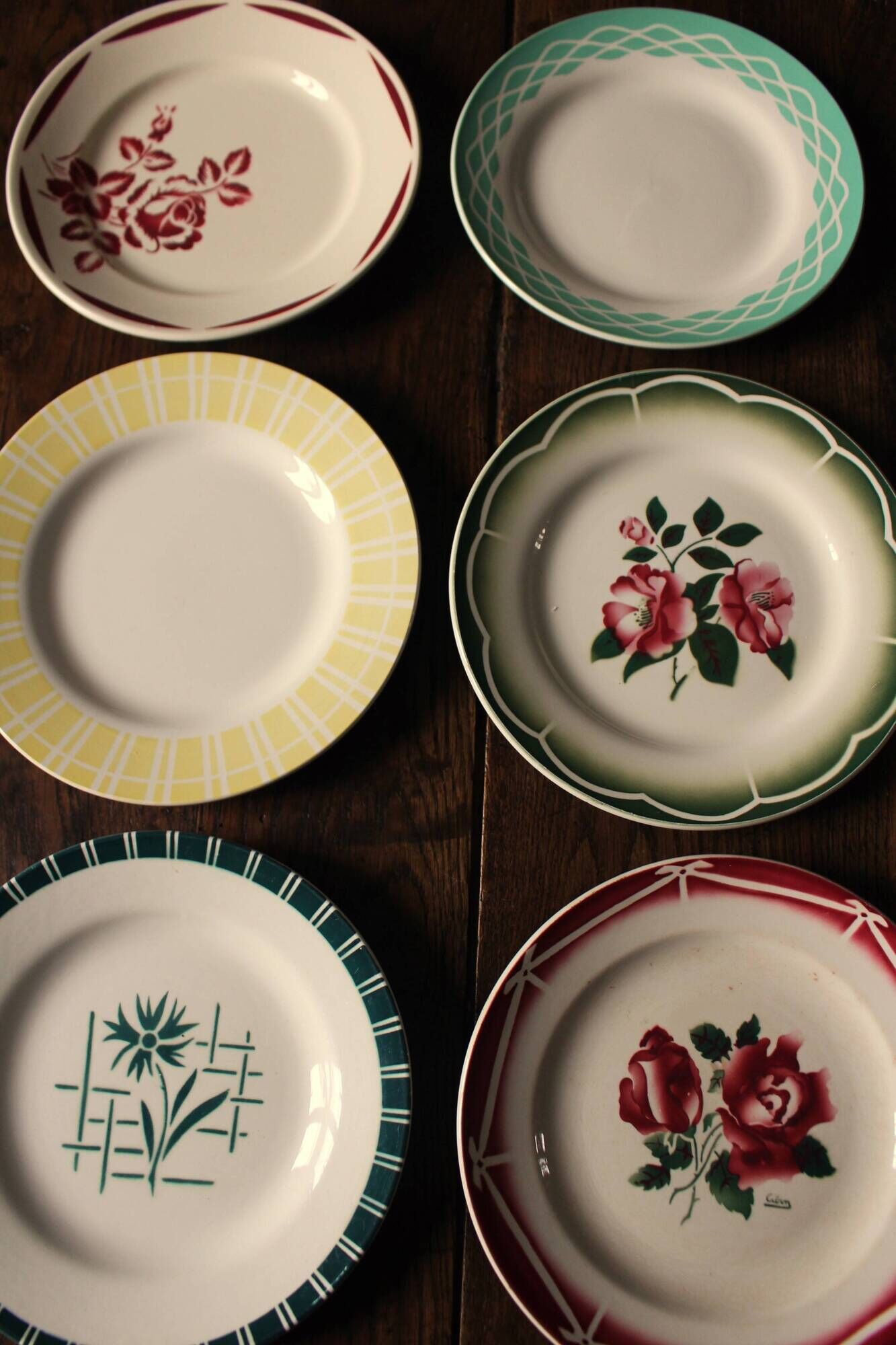 Set of 6 mismatched Art Deco red green yellow dinner plates Digoin