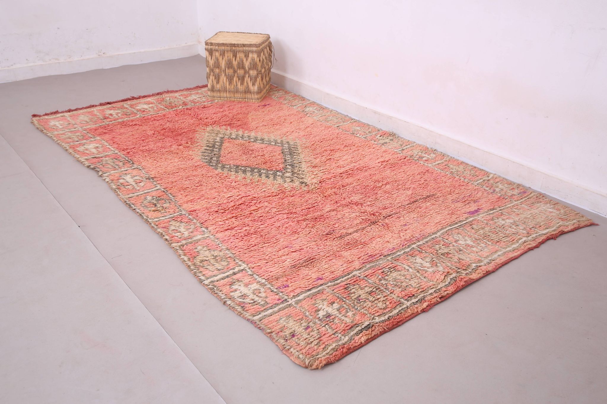 Peach Vintage Moroccan Rug 166 x 277 cm - Berber Wool Rug - Handmade Rug