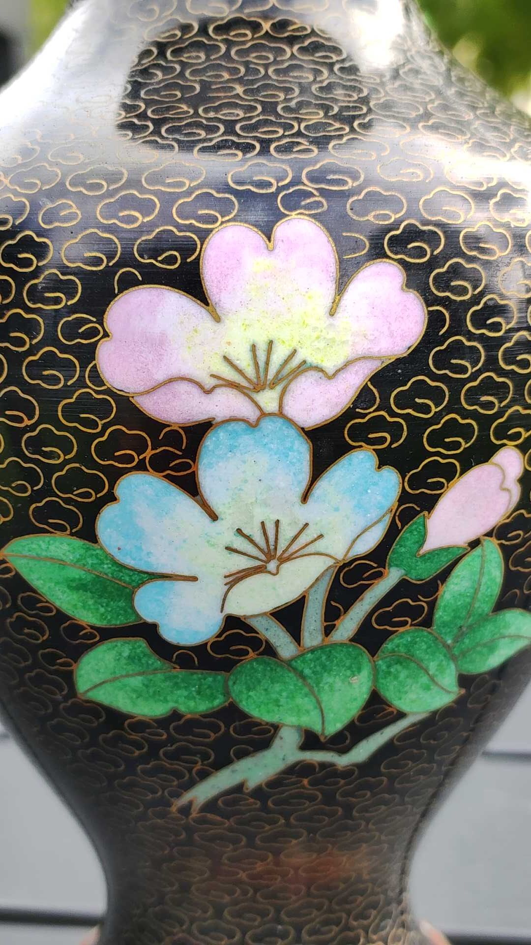Asian handcrafted decorative vase in cloisonné enamels, neck outline & brass base