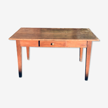 Table en bois ancienne de ferme ou d’atelier