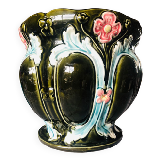 Large old pot cover in slip