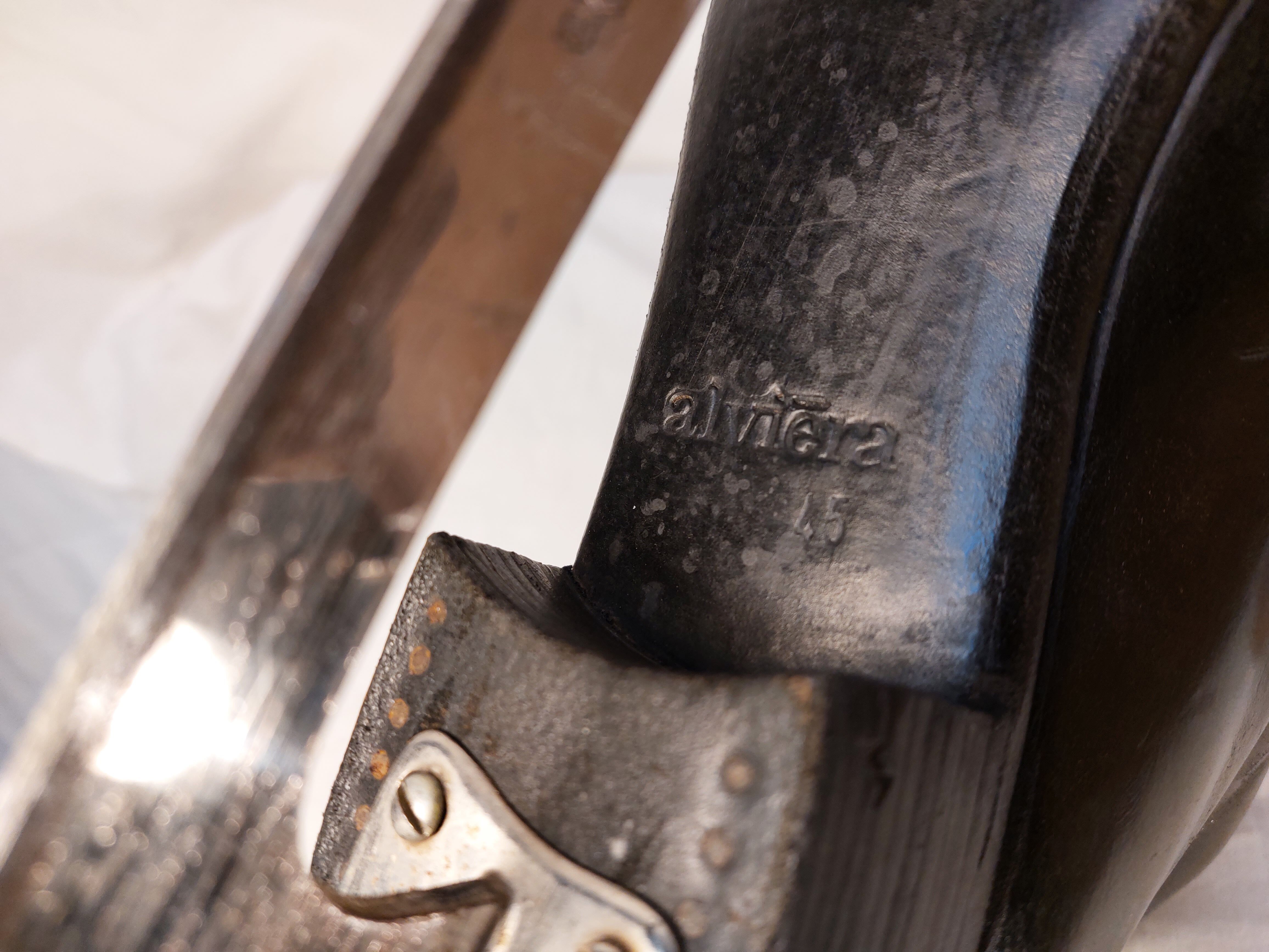 Pair of vintage ice skates Alviera