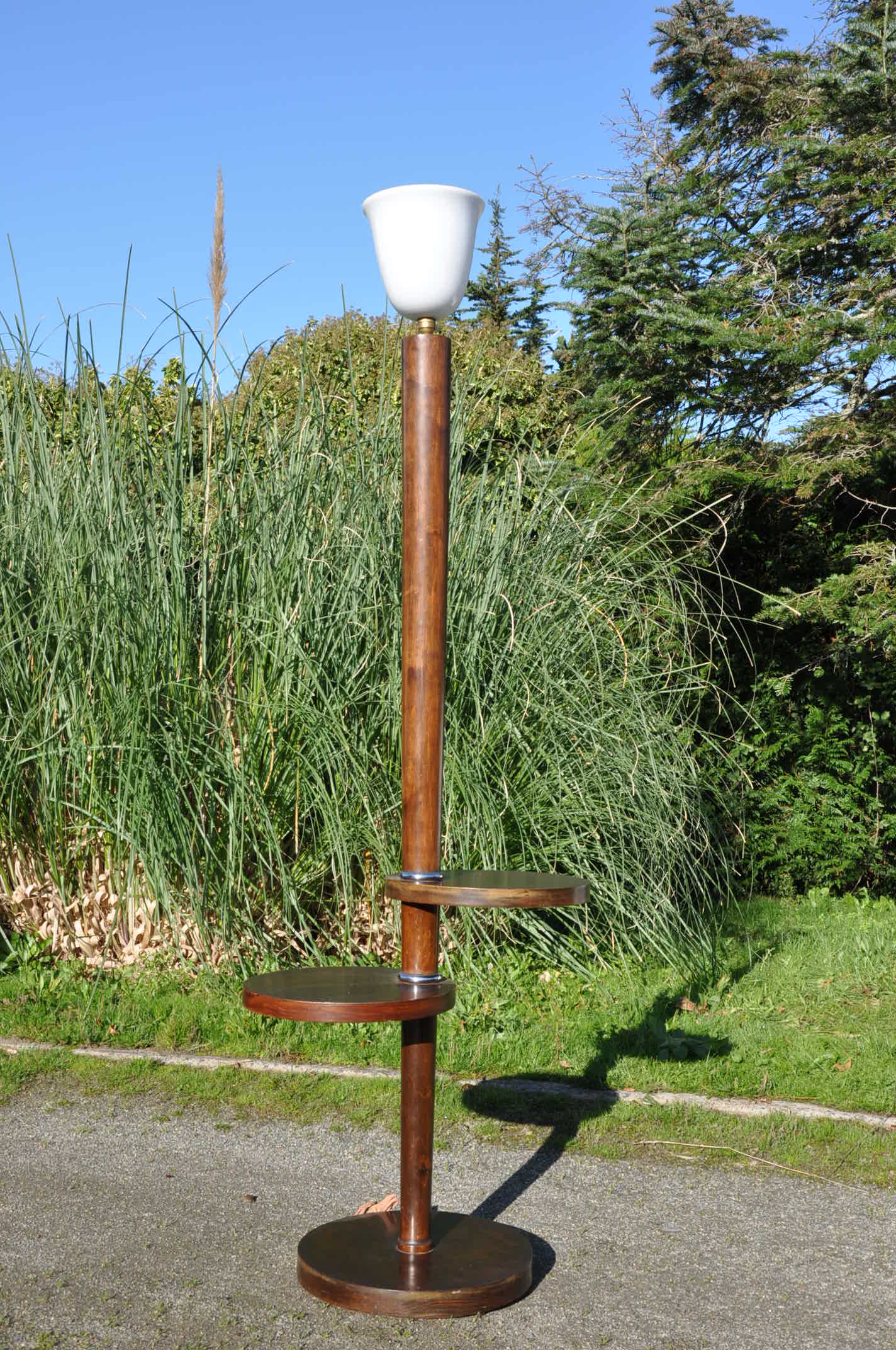 Art deco lamppost