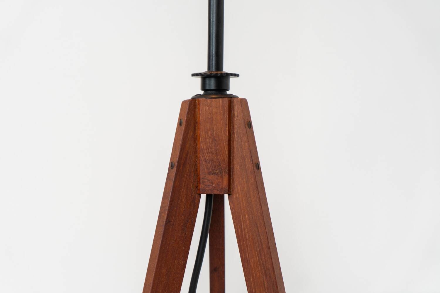 Plancher tripode style Midcentury (Allemagne, années 1950).