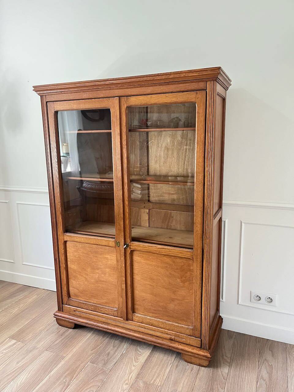 1930s display cabinet