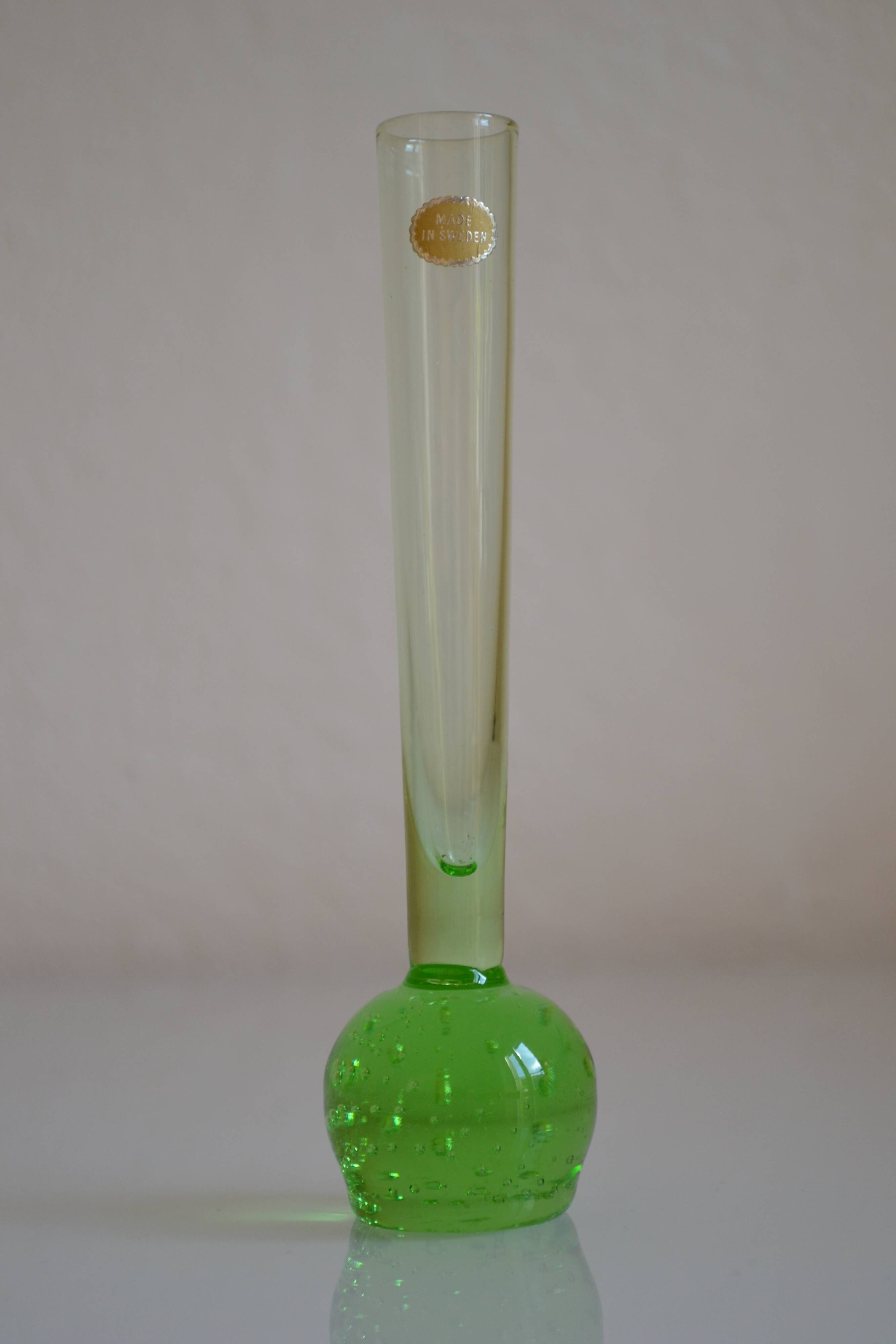 Sweden Sweden 1960 60's small soliflore vase green glass bullicante