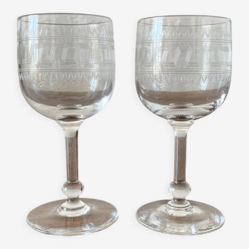 2 verres à vin blanc anciens en cristal frise gravé XIXe