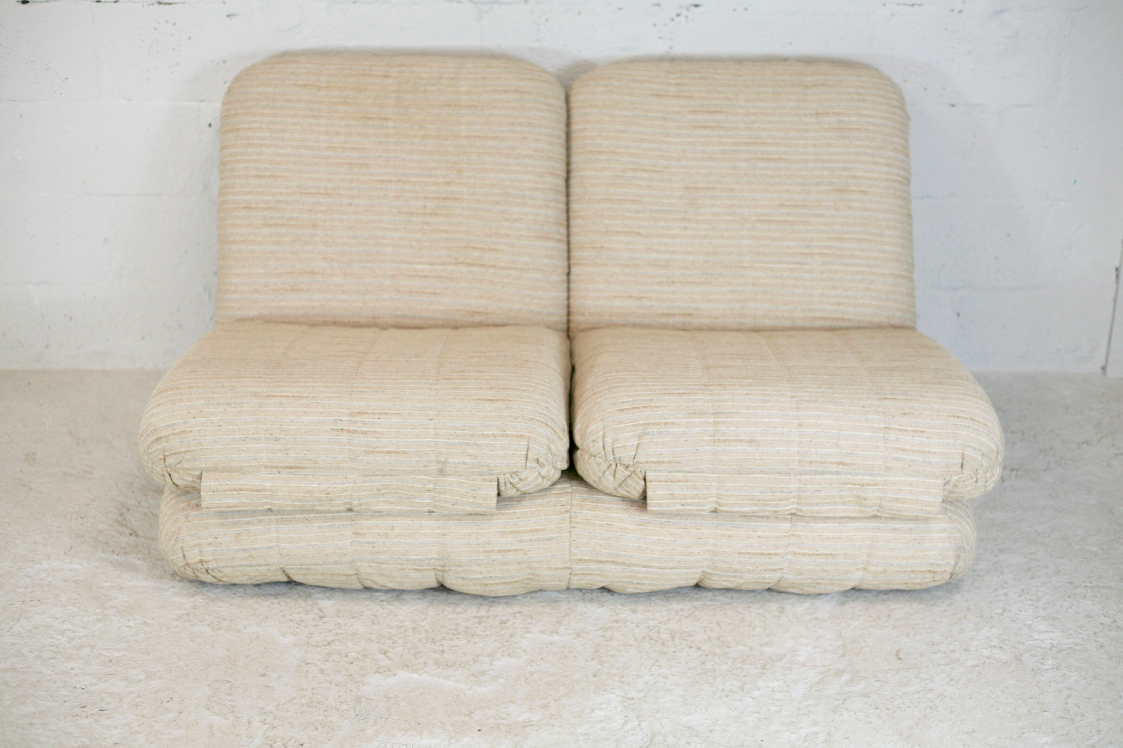 Reclining sofa color "crème chinée", France, circa 1970