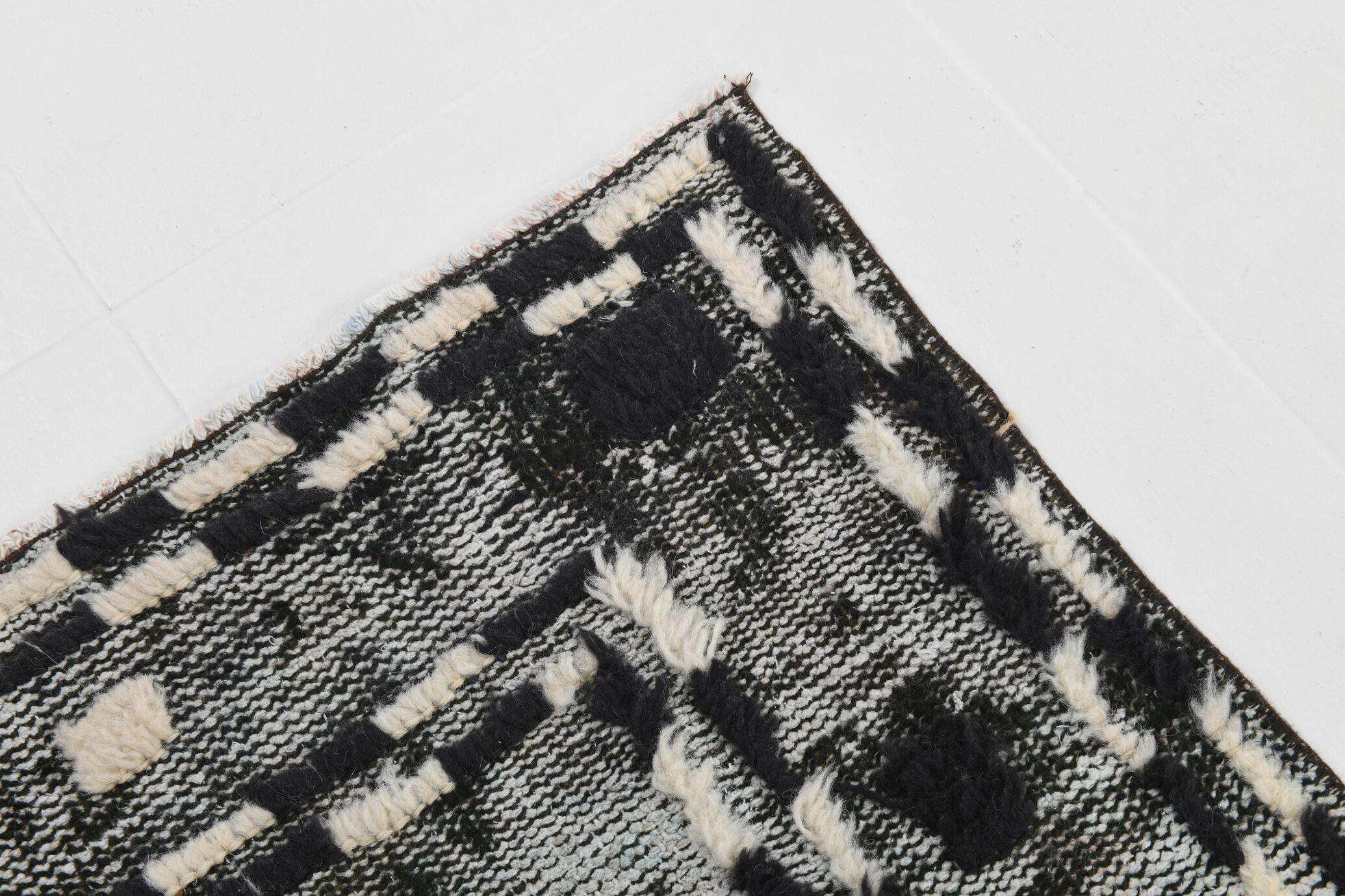 Black & beige turkish runner rug 72x284cm