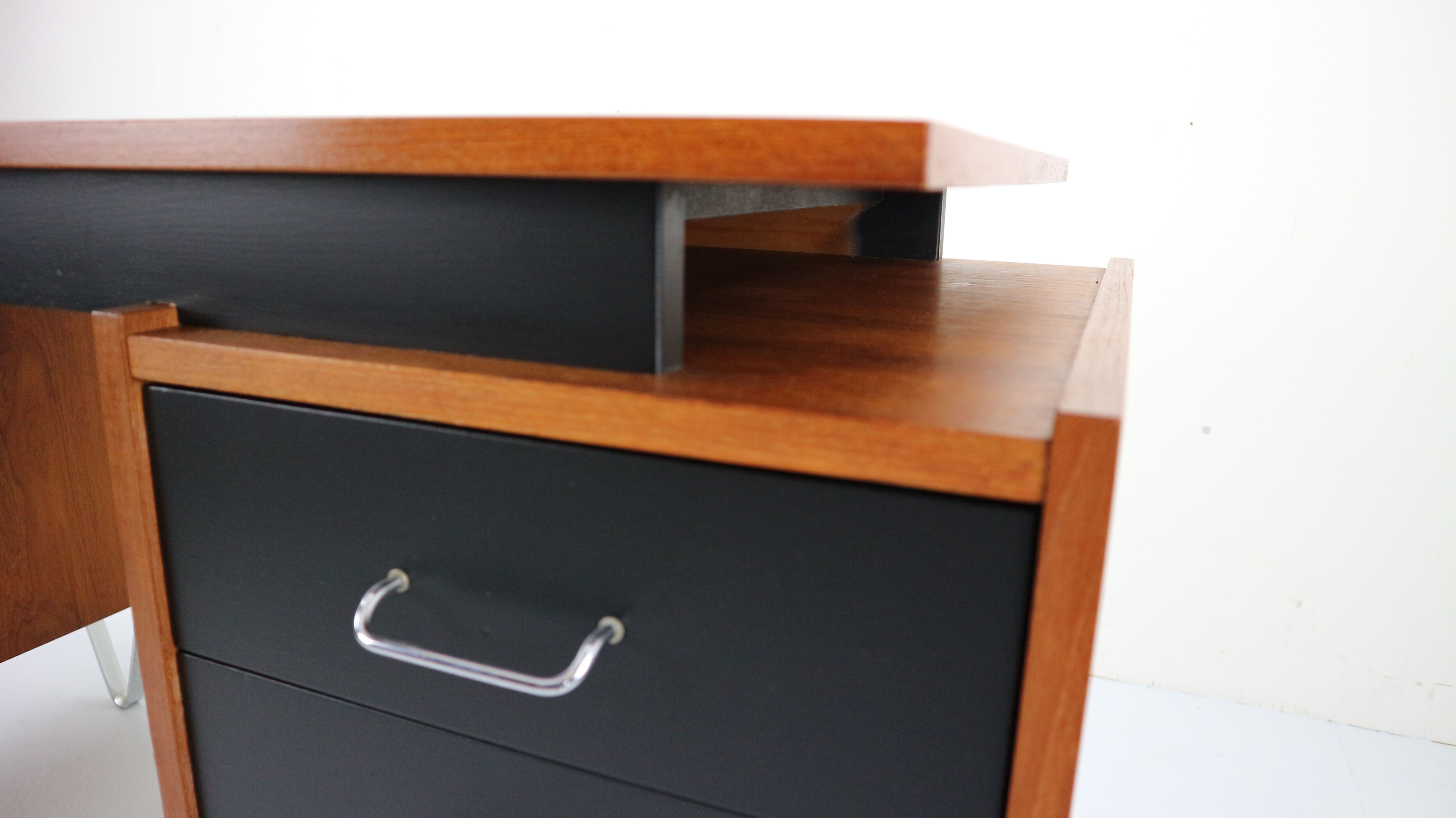 Cees Braakman teak desk with triangle legs for Pastoe