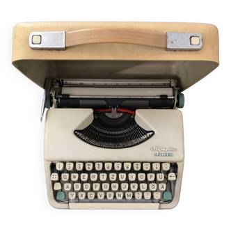 Machine à écrire Olympia Splendid 33