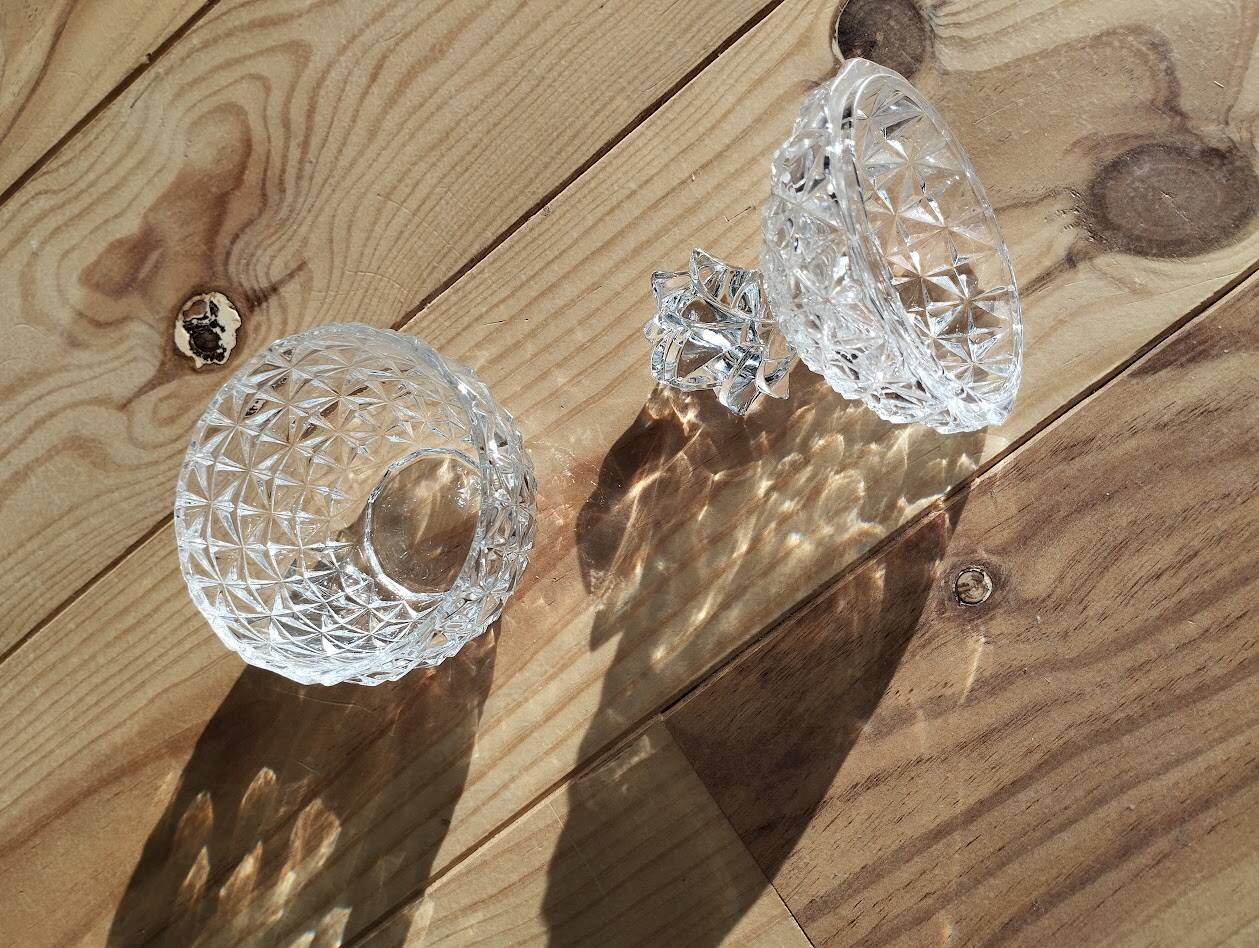 Cut crystal pineapple bonbonnière – Iconic decorative piece