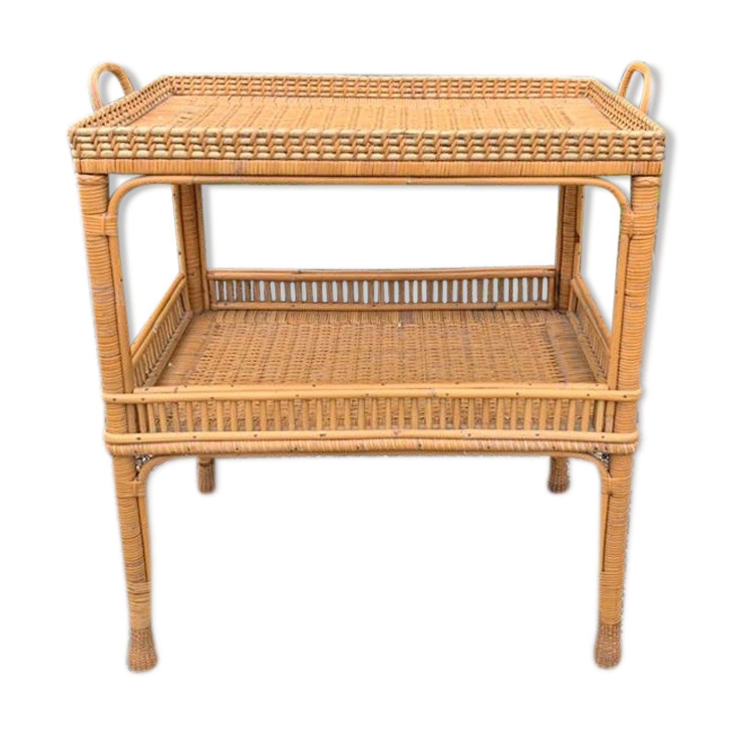 Woven rattan dessert