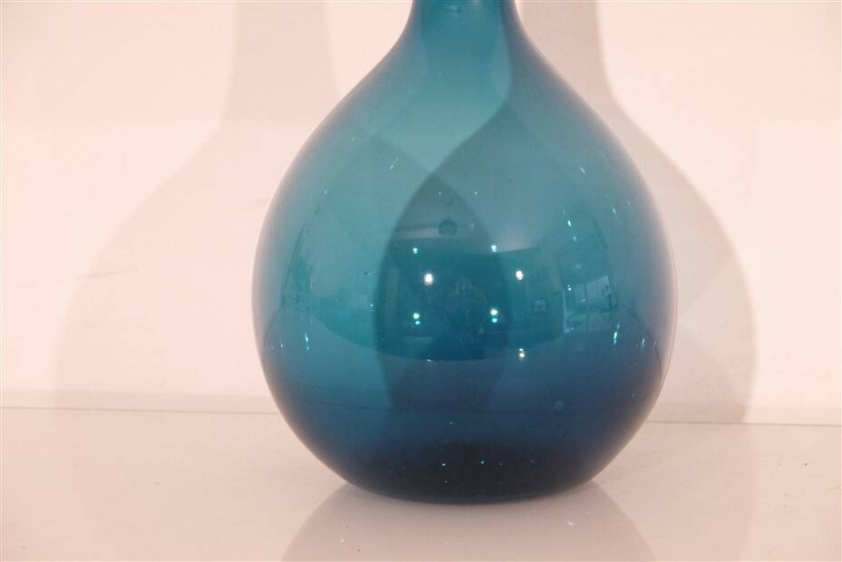 Blown glass vase by Arthur Percy 1970