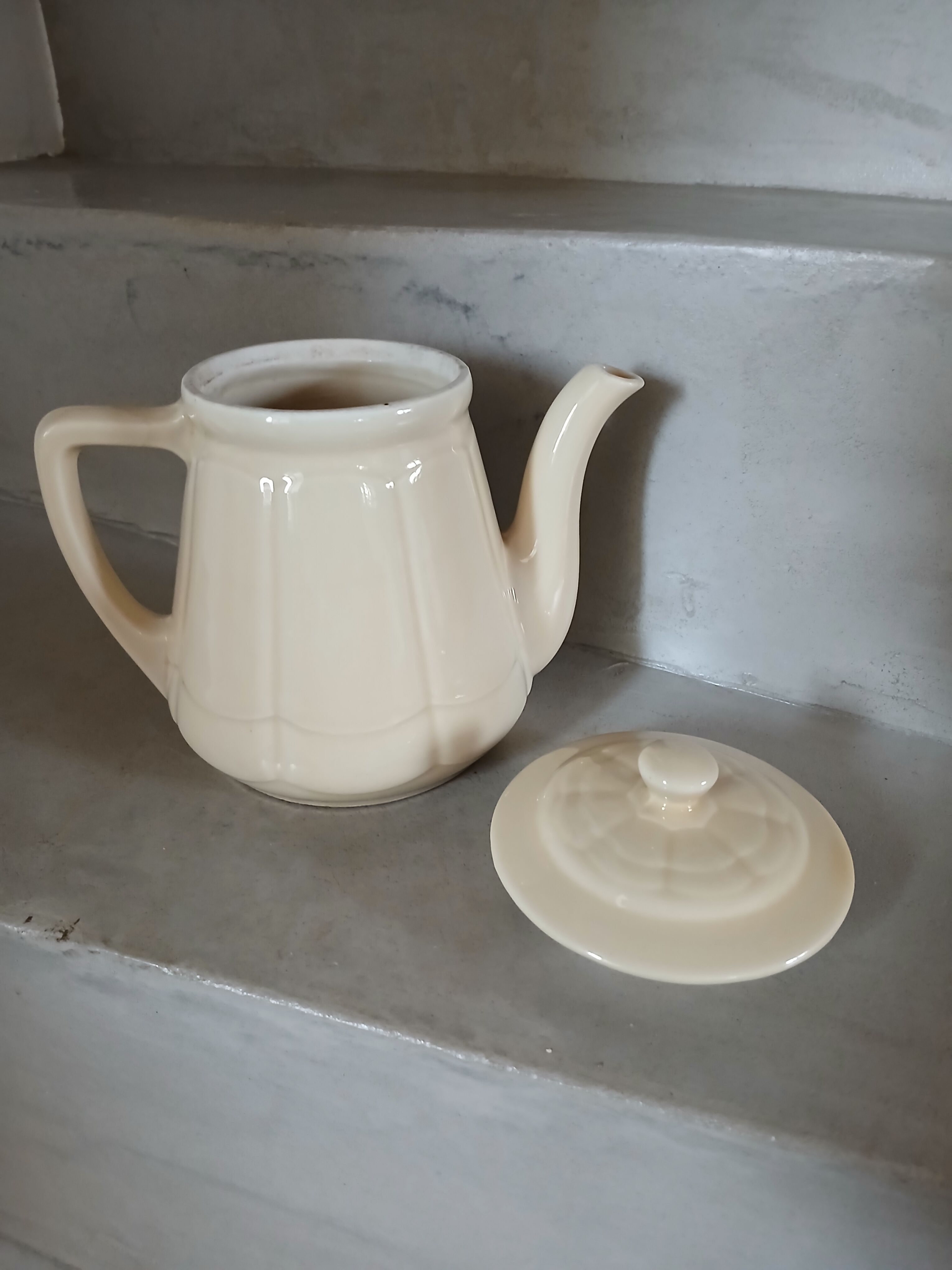 Vintage coffee pot/teapot