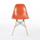 Chaise de salle à manger à coque orange Herman Miller Original Eames DSW