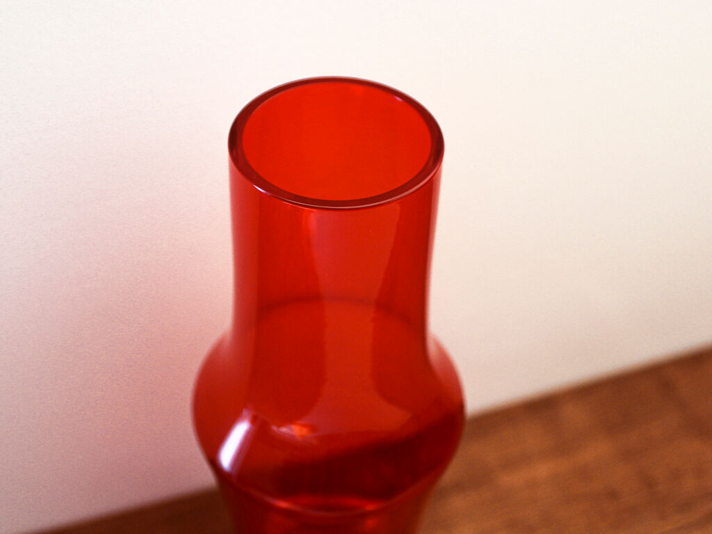 Vase rouge en verre par Riihimaki Finlande