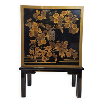 Cabinet “Crisantemos”, laca urushi-e, Showa period, s. XX – Japan