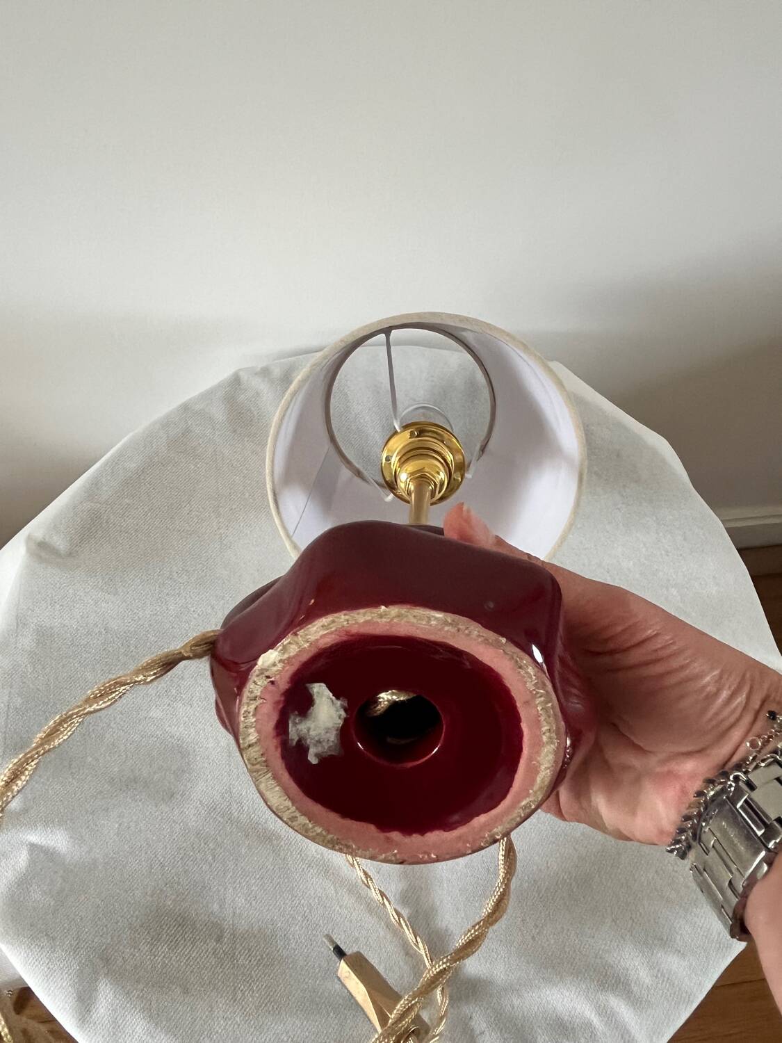 Burgundy porcelain lamp