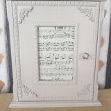 Elegant linen patinated key box