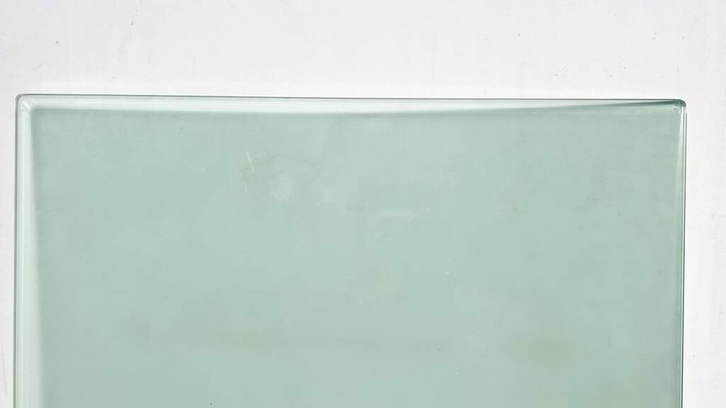 High table. 90s design.