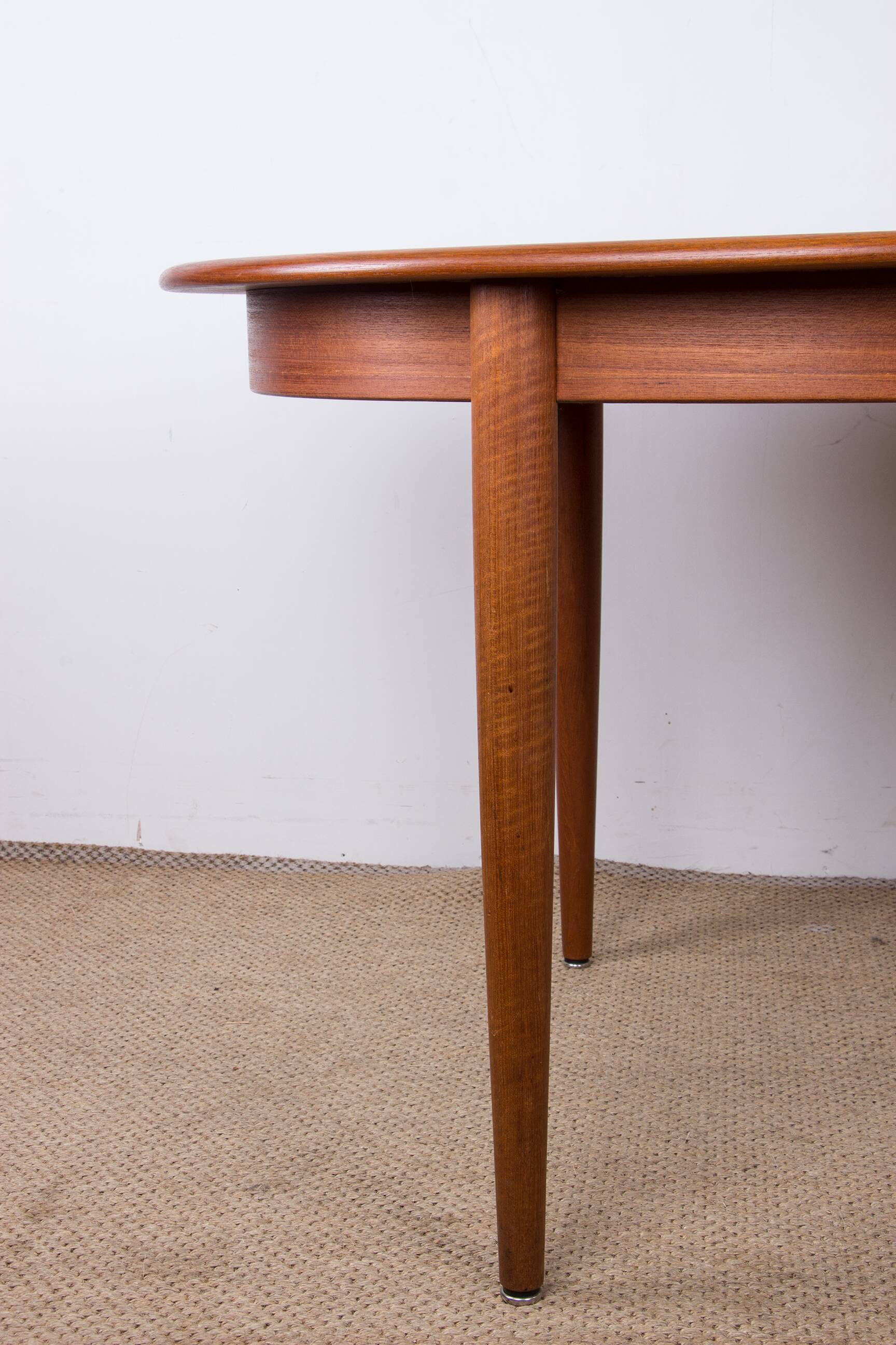 Danish oval teak dining table by Gudme Mobelfabrik 1960.