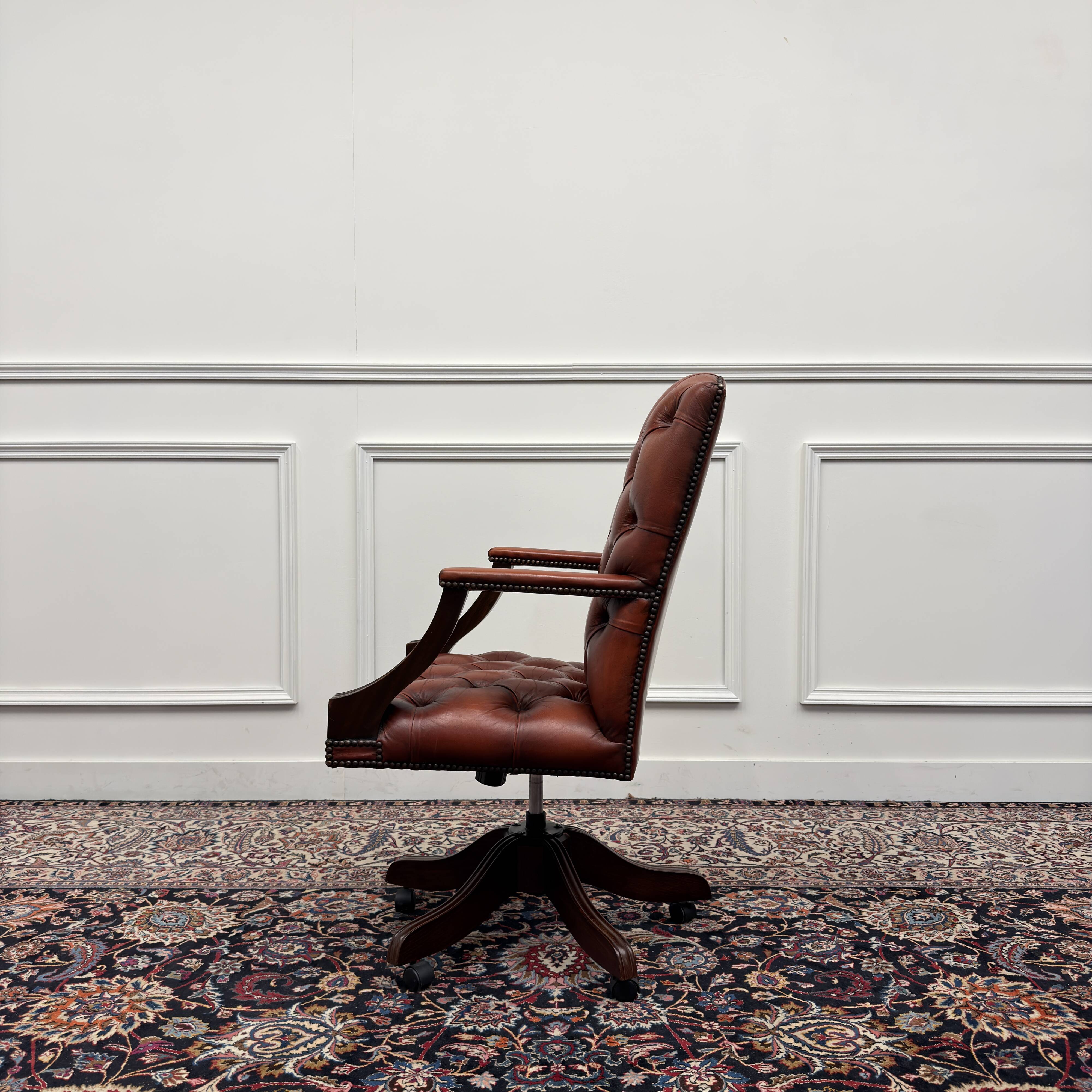 Chaise de bureau Chesterfield anglaise, chaise président.