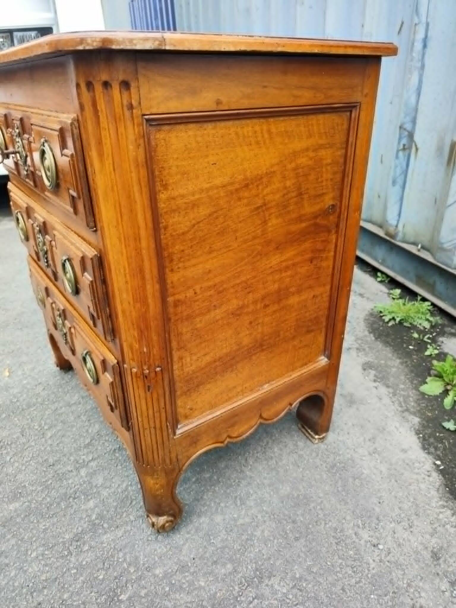 Commode Transition Louis XV - Louis XVI