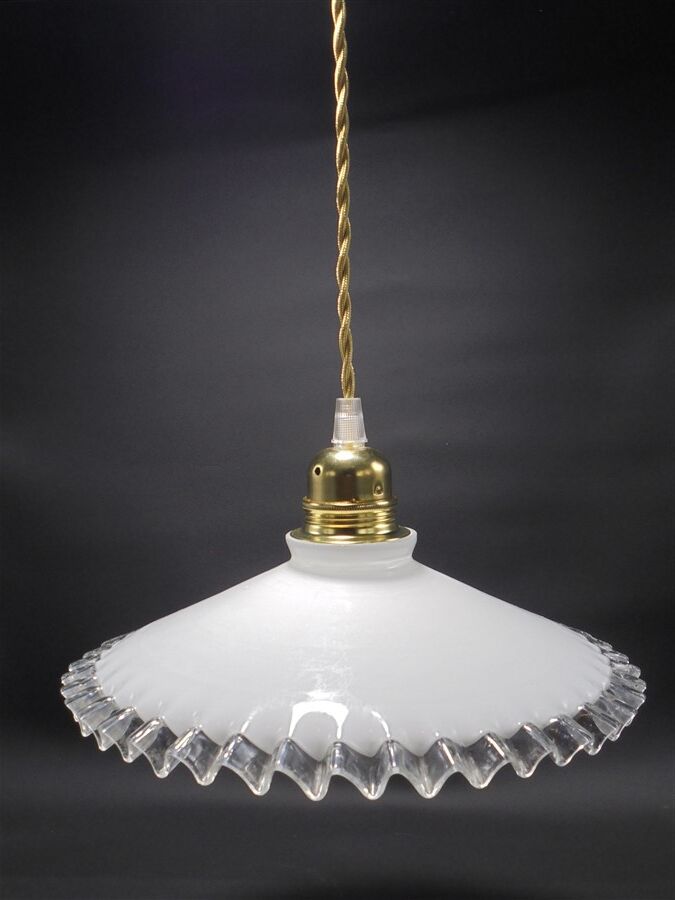 Suspension en opaline