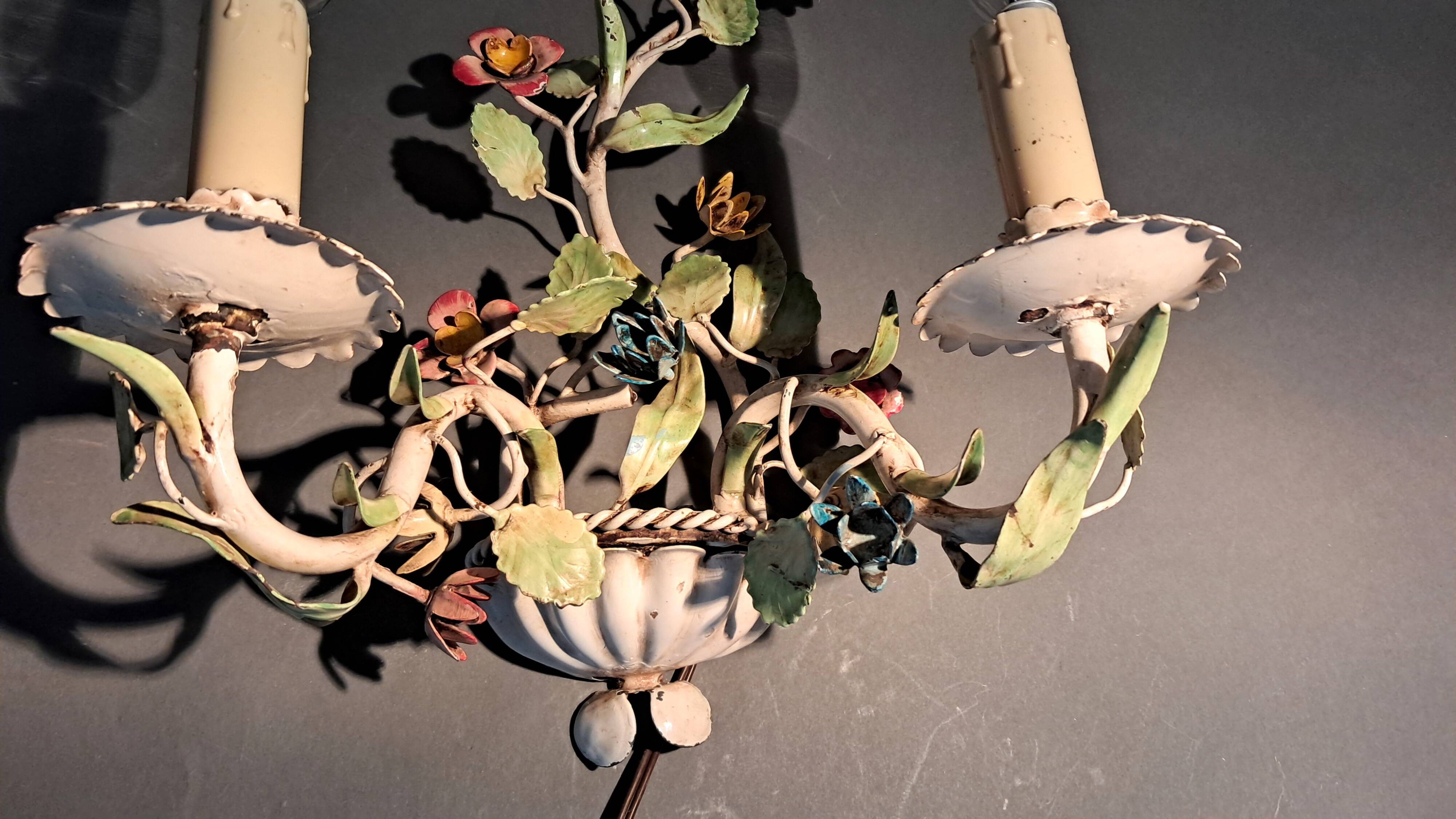 Two-light polychrome painted wrought iron wall lights, Italy 1950/1960.