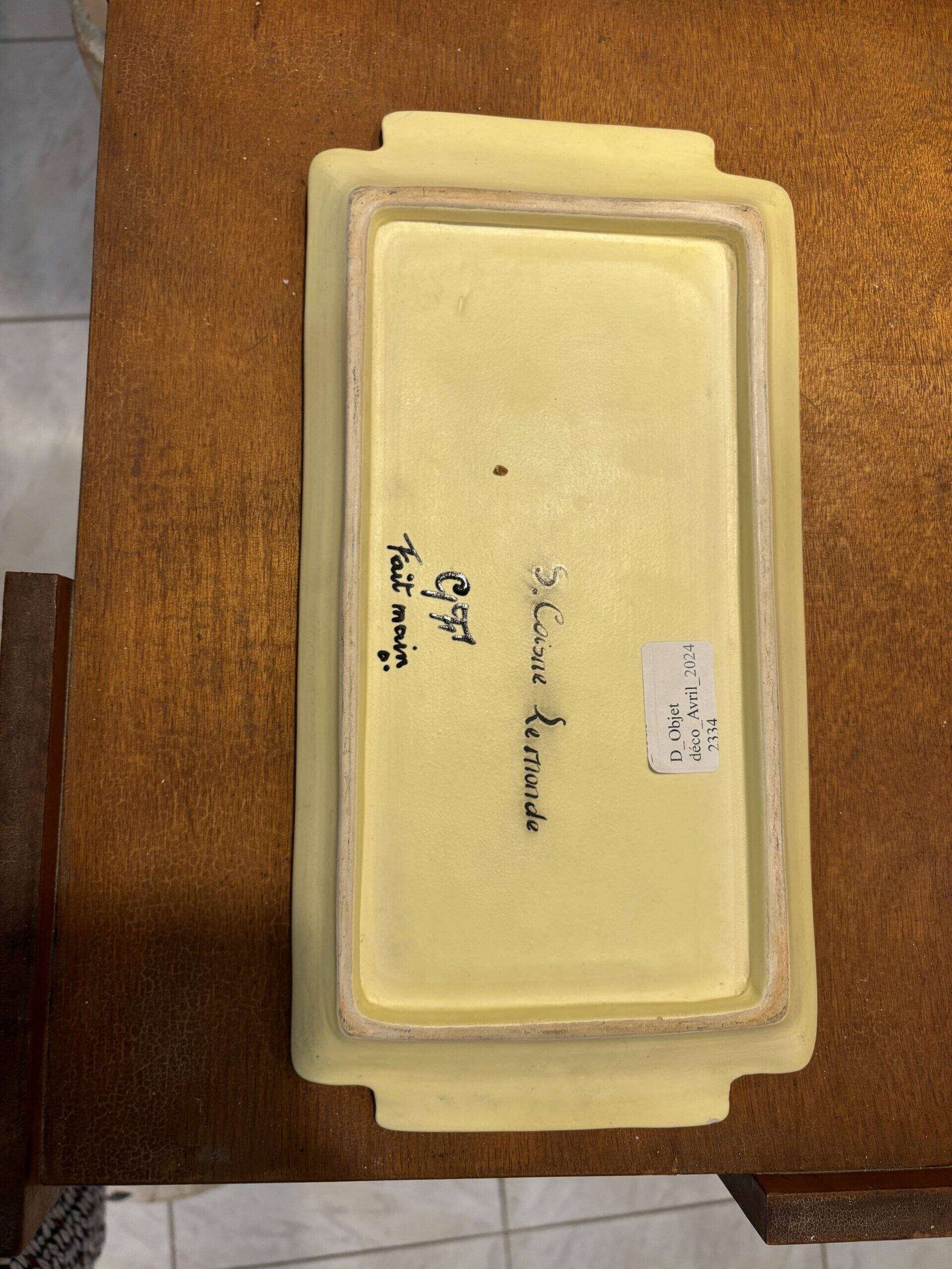 Plat en céramique années 70