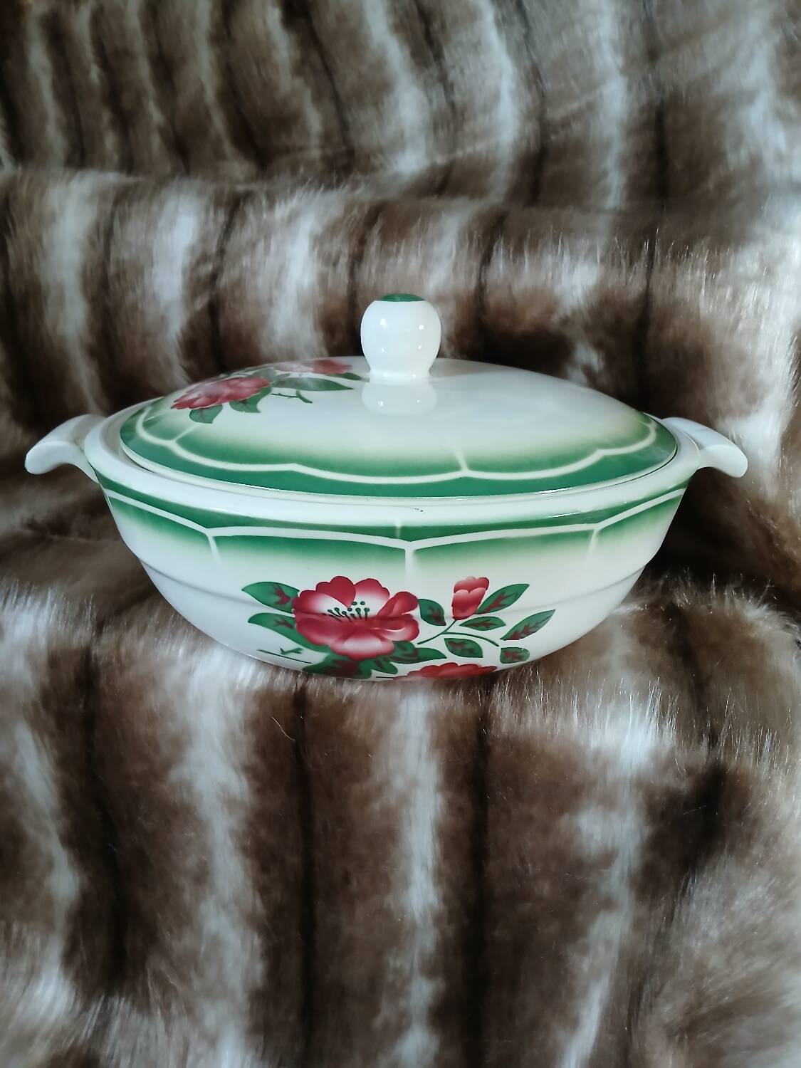 Antique soup tureen from Digoin and Sarreguemines