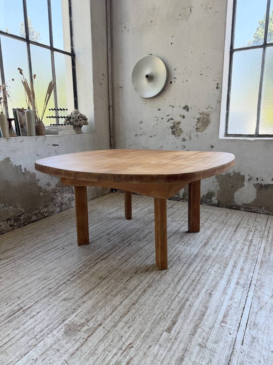 Round XL constructivist table