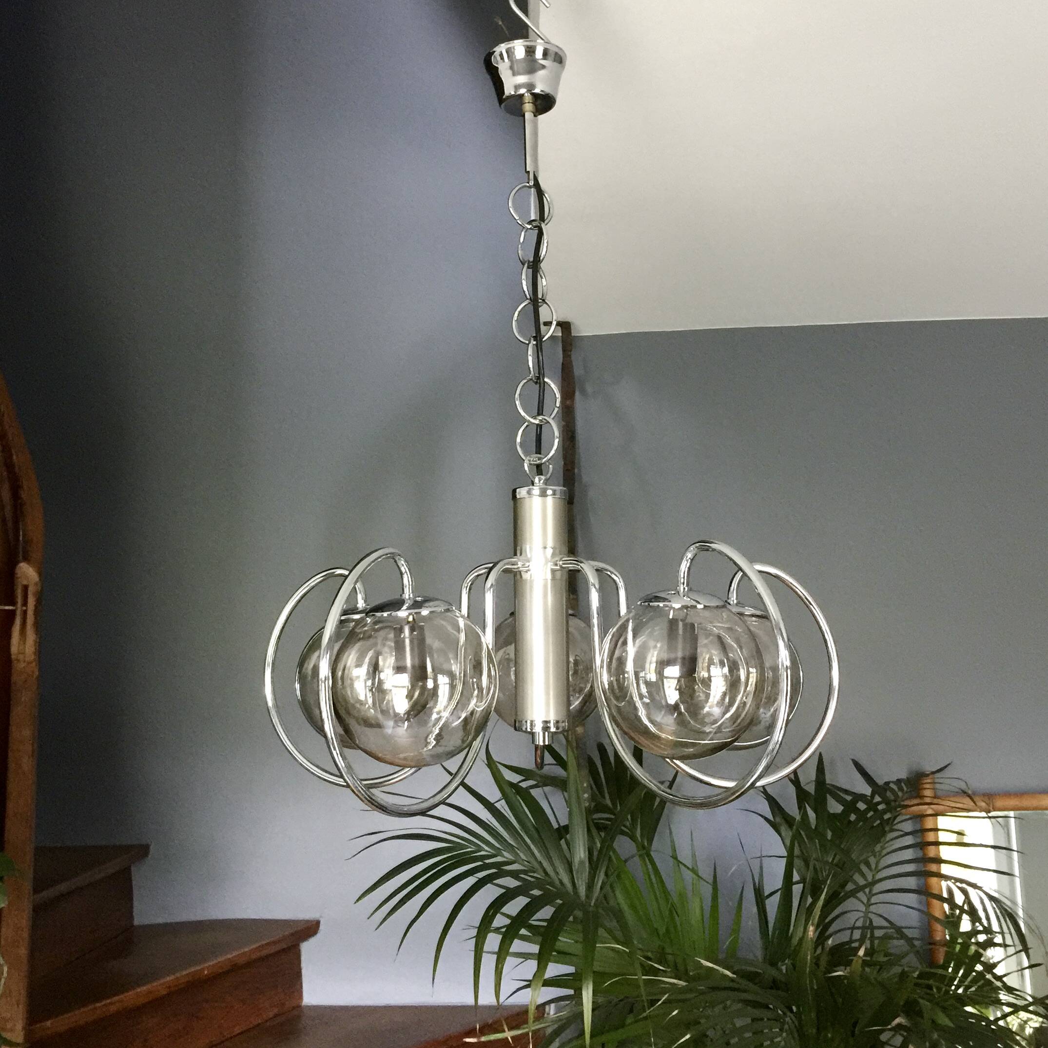Lustre 5 boules chrome et verre fumé 1960