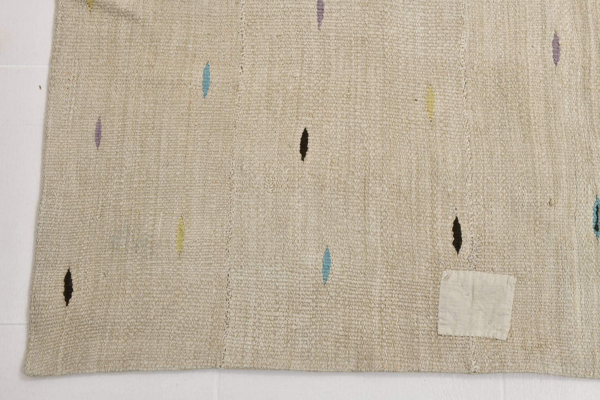 Tapis Kilim Minimaliste Beige Naturel à Motifs Ethniques, 164x225 Cm