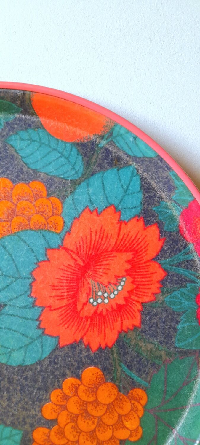 Plateau fleuri en fibre de verre 70s