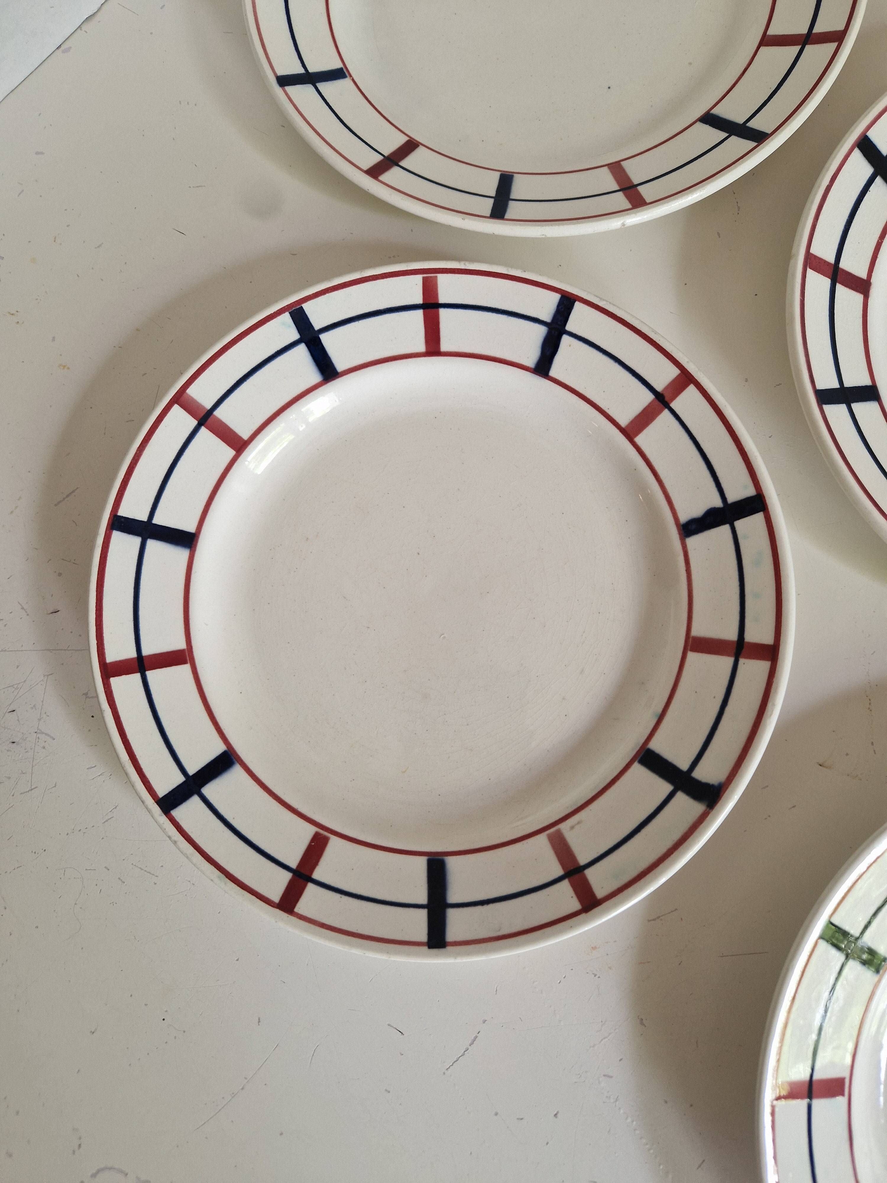Set of 7 Saint Amandinoise Dessert Plates