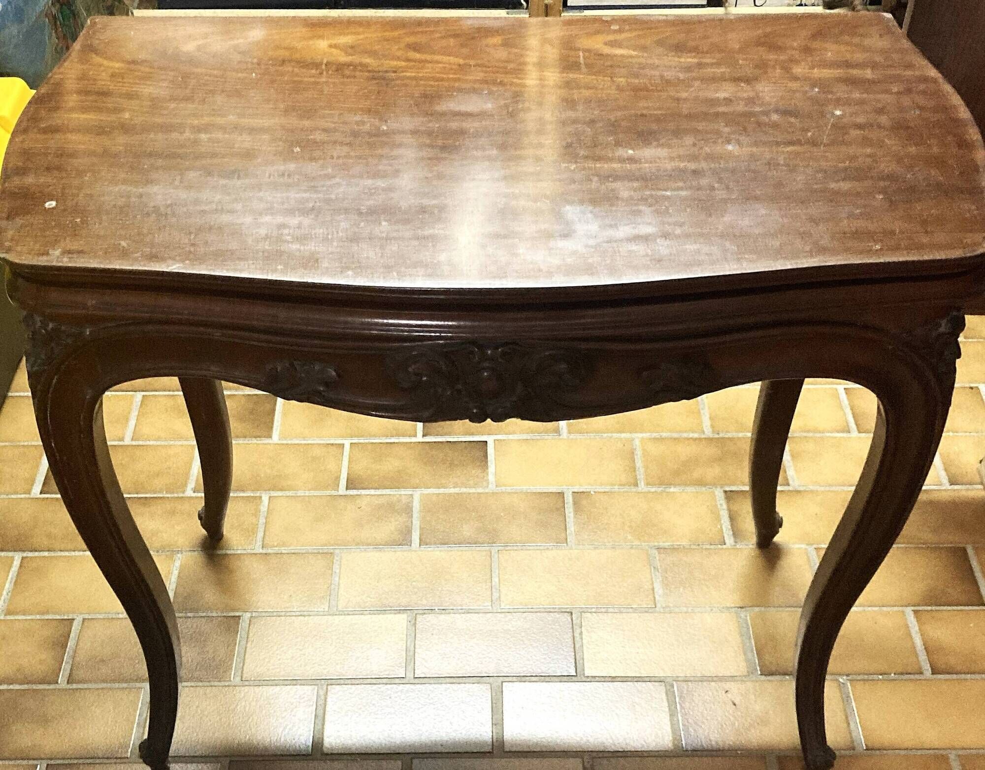 Table d'appoint et de jeux